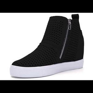 Women’s breathable platform shoes (never worn)